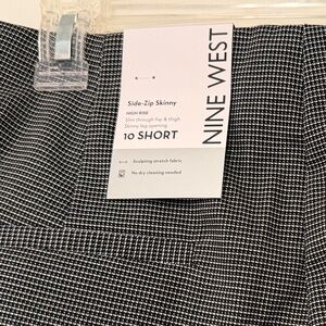 Nine West Women's Pants in Black and White Check-Short
